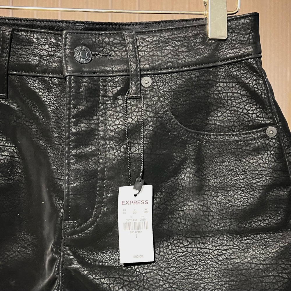 Express Pleather Leather Shorts in Black Women’s Size 2 with Center Button & Zip